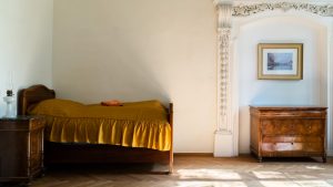 Historisches Klosterbett